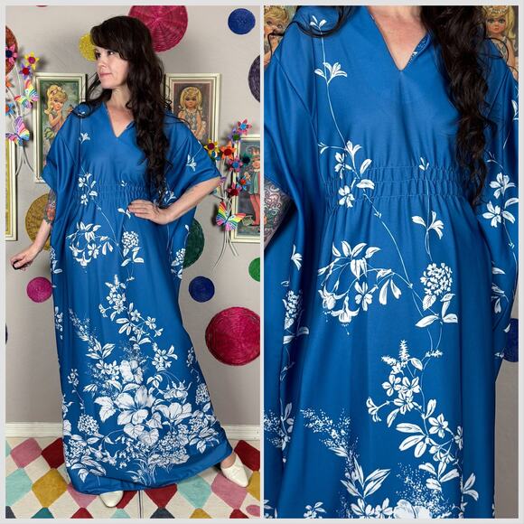 Vintage Dresses & Skirts - Vintage 1960s Blue and White Hawaiian Floral Tiki Caftan Hostess Dress